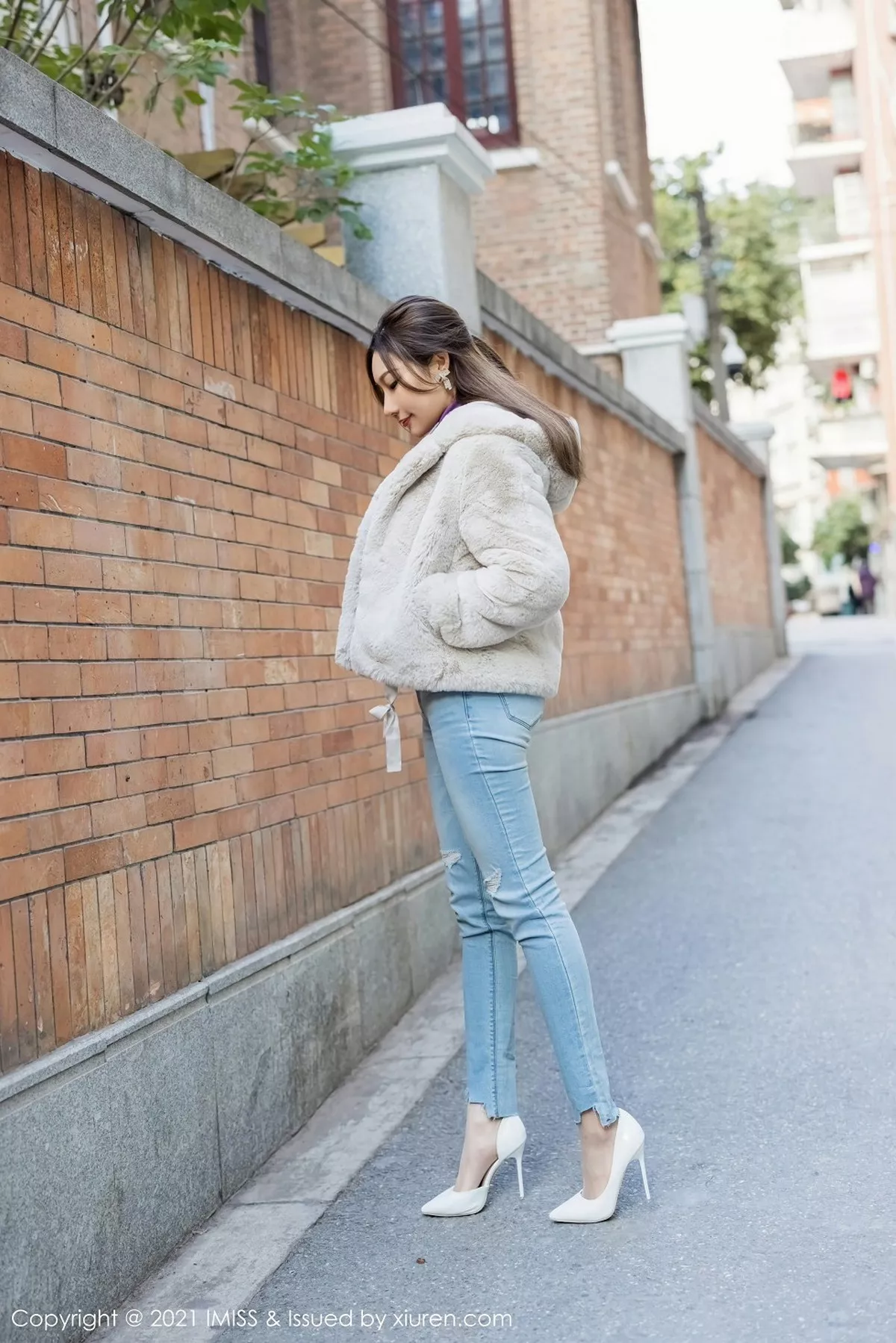 [Imiss爱蜜社]第541期小狐狸写真 [52P]-lcoser