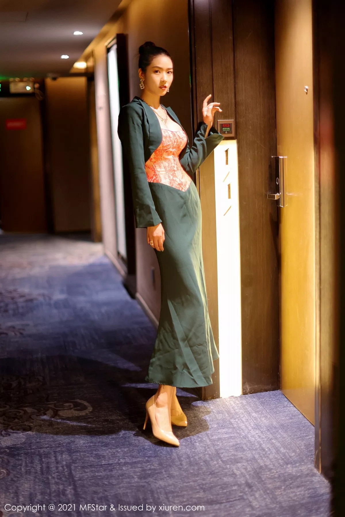 [MFStar模范学院]第500期方子萱写真 [45P]-lcoser